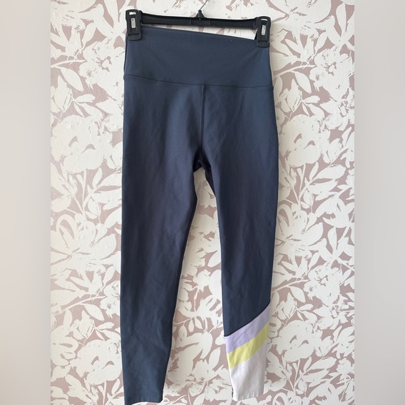 Peloton Cadent Colorblock Legging Womens Size Small Navy with Stripes - Picture 3 of 6